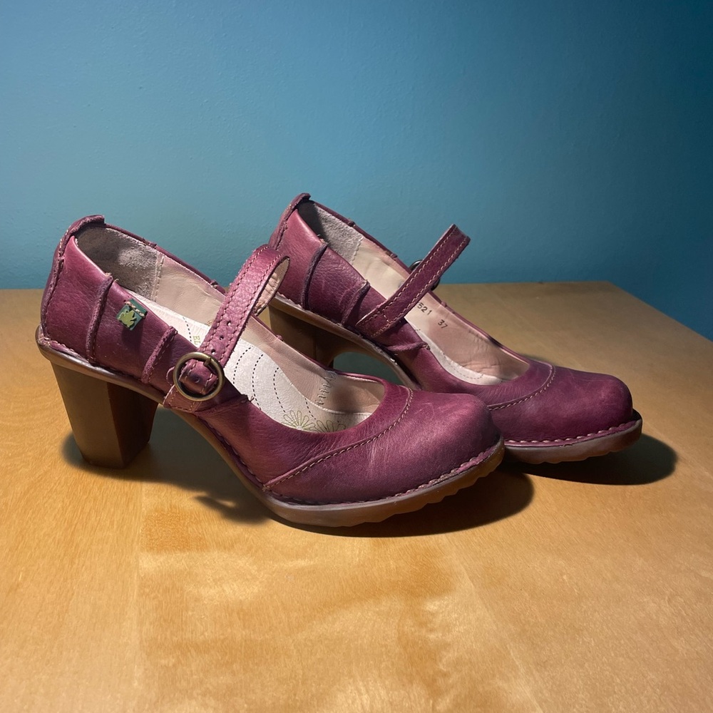 El Naturalista Plum Mary Jane Heels